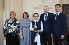 KTU leidyklos „Technologija“ redaktorei – prestižinis apdovanojimas už indėlį puoselėjant Universiteto leidinių mokslo kalbą ir kuriant lietuvišką mokslo terminiją