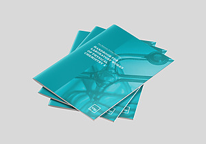 Nufotografuotos kelios viena ant kitos sudėtos knygos „Handbook for Laboratory Works of Physical Chemistry 1“. Knygos krūvoje, šiek tiek prakeistos, matosi išlindę žemiau esančių knygų kampai.